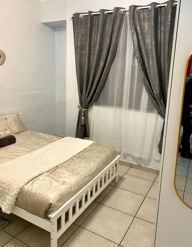 To Let 1 Bedroom Property for Rent in Wynberg Western Cape
